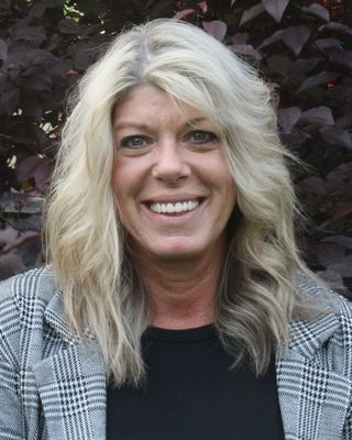 Tara Headshot